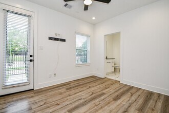 2404 Hadley St in Houston, TX - Building Photo - Building Photo