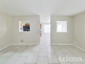 5015 Walt Schirra St in Kirby, TX - Building Photo - Building Photo