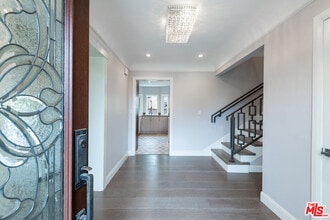 10479 Wilkins Ave in Los Angeles, CA - Building Photo - Building Photo