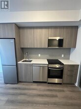 7439 Kingston Rd in Toronto, ON - Building Photo - Building Photo