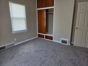 1328 3rd St in Moline, IL - Building Photo - Building Photo