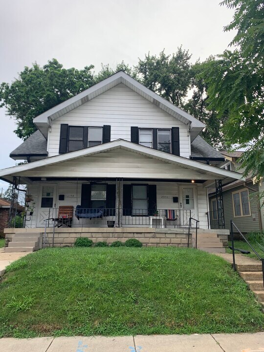 2350 Shelby St in Indianapolis, IN - Foto de edificio