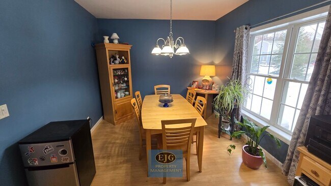 126 Pinecrest Rd in Litchfield, NH - Building Photo - Building Photo