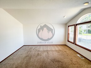 1322 S Birch Ct in Canby, OR - Building Photo - Building Photo