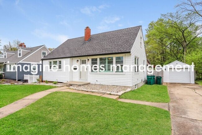 1220 Drayton Ave in Webster Groves, MO - Building Photo - Building Photo