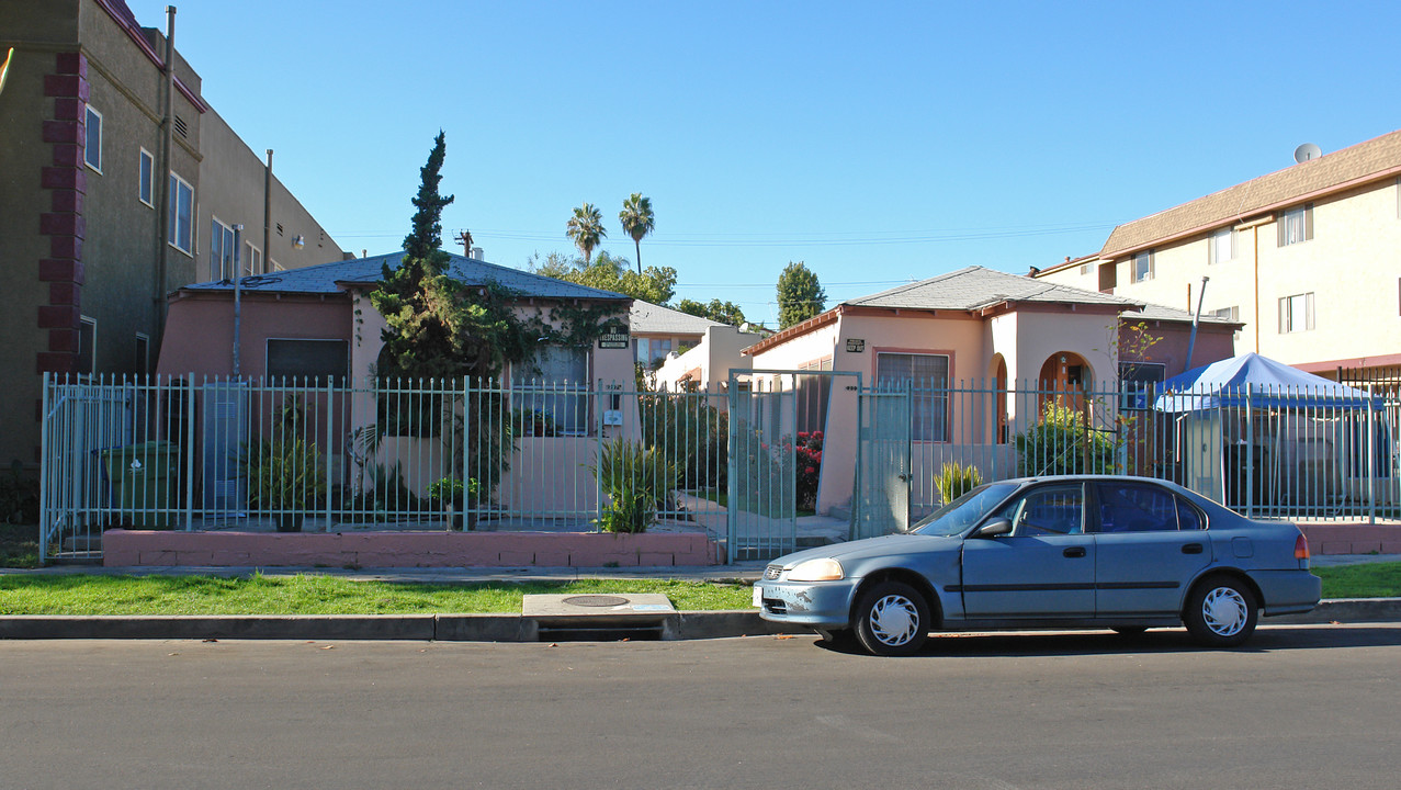 1203 S Bronson Ave in Los Angeles, CA - Foto de edificio