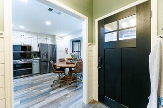 6037 72nd St in Lubbock, TX - Foto de edificio - Building Photo