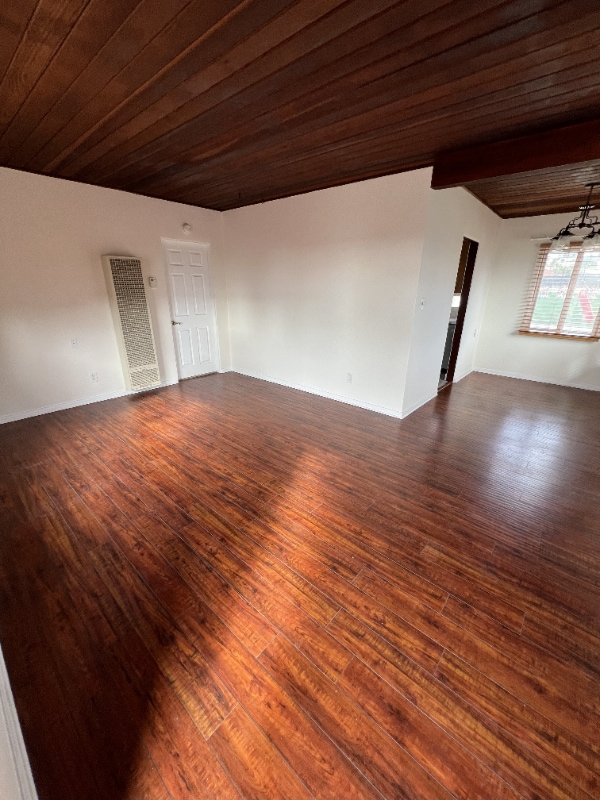 property at 7545 La Jolla Blvd