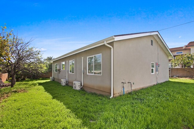 406 Russell Ave in Monterey Park, CA - Building Photo - Building Photo
