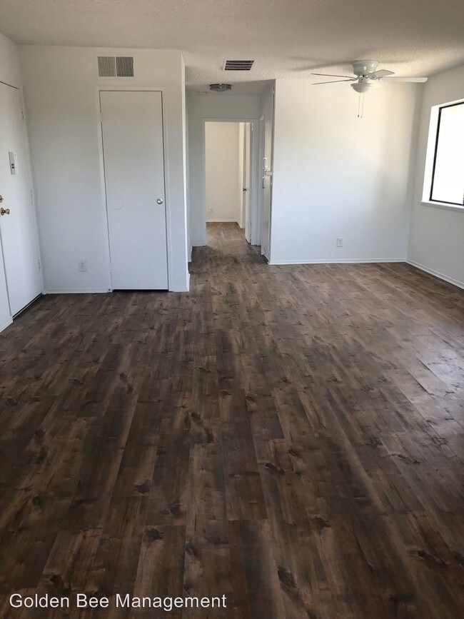 8319 S Broadway in Los Angeles, CA - Building Photo - Building Photo