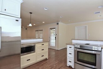 1810 Droxford Dr in Houston, TX - Building Photo - Building Photo