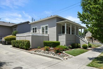 449 J St in Davis, CA - Building Photo - Building Photo