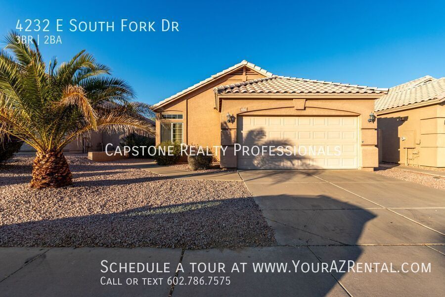 4232 E South Fork Dr in Phoenix, AZ - Foto de edificio