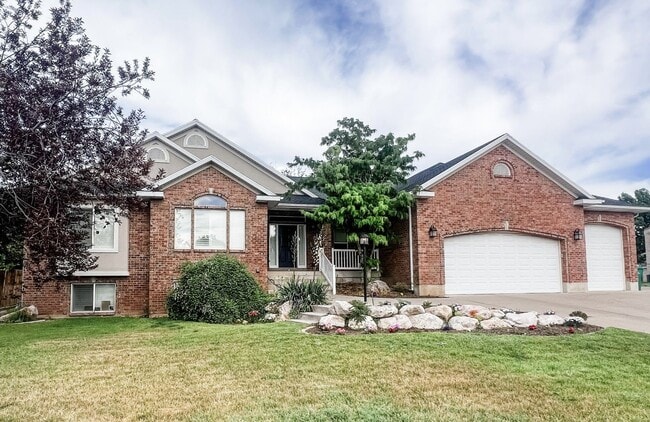 5772 S 3600 W in Roy, UT - Building Photo - Building Photo
