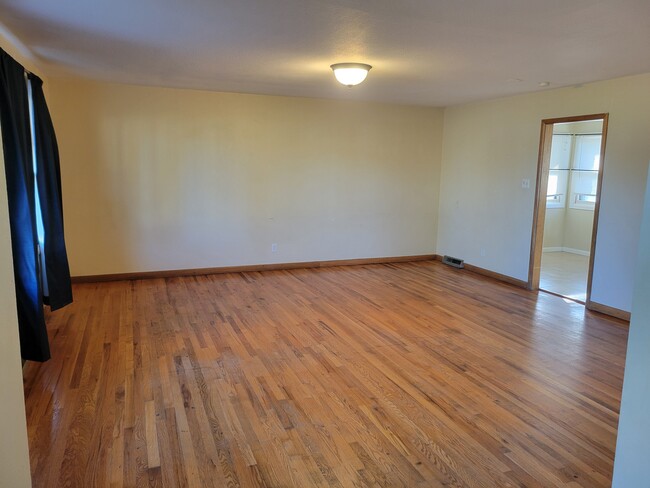 819 Beattie Cir in Sterling, CO - Building Photo - Building Photo