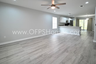 1081 Antigua Cir in Pensacola, FL - Building Photo - Building Photo