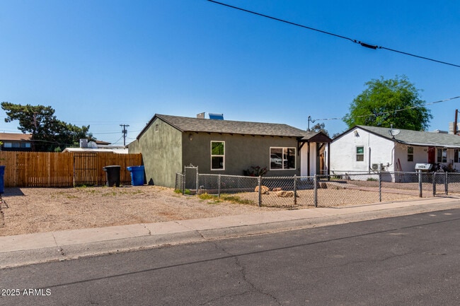 property at 1424 S Bonarden Ln