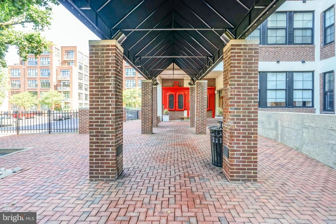 315 New St-Unit -617 in Philadelphia, PA - Building Photo