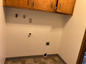 1796 Del Rio Ave SE in Albany, OR - Building Photo - Building Photo