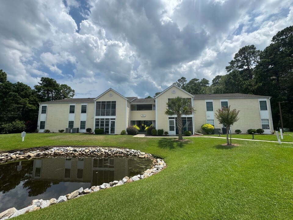 8885 Grove Park Dr in Surfside Beach, SC - Building Photo