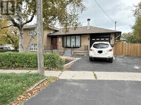 75 Fordover Dr in Toronto, ON - Building Photo