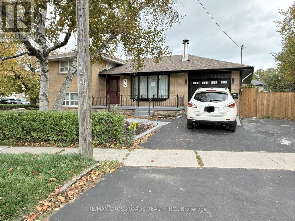 75 Fordover Dr in Toronto, ON - Building Photo