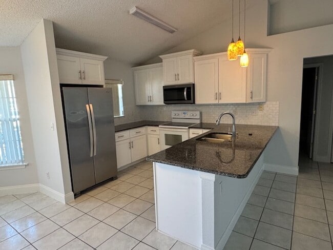 30 Freeland Ln in Palm Coast, FL - Building Photo - Building Photo