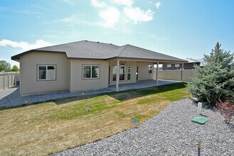 2772 E Rochester Ct in Meridian, ID - Building Photo - Building Photo