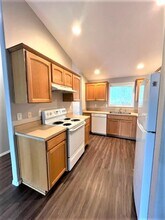 2315 SW Hannah Cir in McMinnville, OR - Building Photo - Building Photo