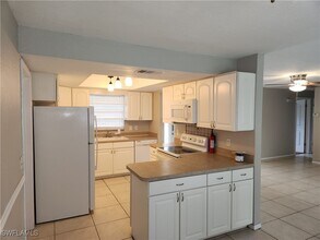 1666 S Hermitage Rd in Ft. Myers, FL - Building Photo - Building Photo