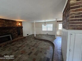 16 Oak Ridge Pkwy in Toms River, NJ - Building Photo