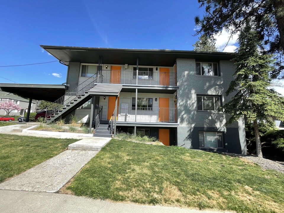 Browne’s 8 Apartments in Spokane, WA - Building Photo