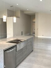 16725 Sapphire Ct in Weston, FL - Building Photo - Building Photo