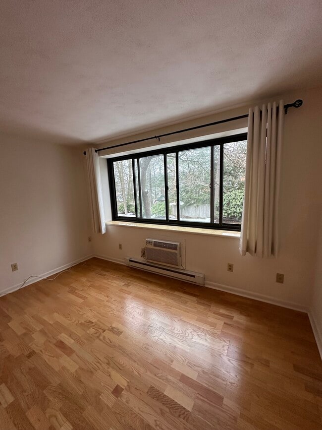 1325 Worcester Rd, Unit BY Owner