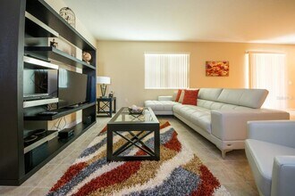 4748 Blue Diamond St in Kissimmee, FL - Building Photo - Building Photo