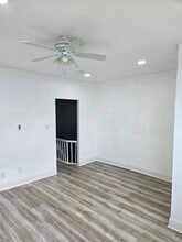 2128 Stenton Ave, Unit Stenton Ave 2nd fl in Philadelphia, PA - Foto de edificio - Building Photo