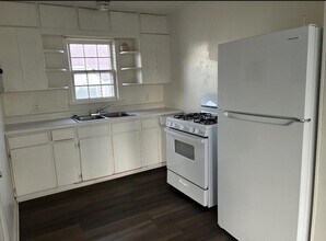 408 S Highland Ave in Cushing, OK - Building Photo - Building Photo