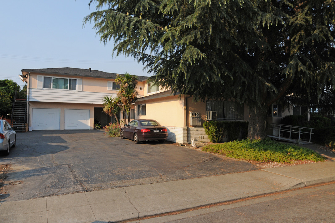 850 Williams Way in Mountain View, CA - Building Photo