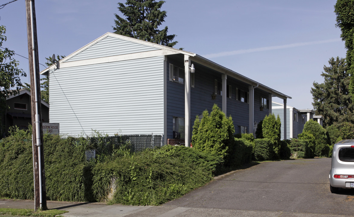 Boston House East in Portland, OR - Foto de edificio