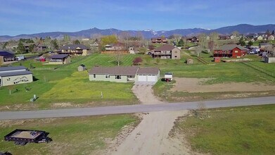668 Winding Creek Rd in Corvallis, MT - Building Photo - Building Photo