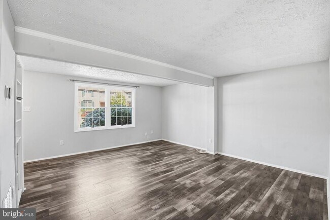4626 Brentleigh Ct in Annandale, VA - Foto de edificio - Building Photo