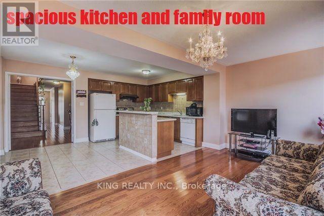 241 Sunny Meadow Blvd in Brampton, ON - Building Photo - Building Photo