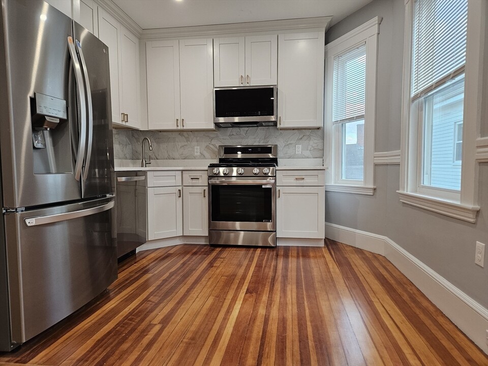 6 Edwin St, Unit 3 in Brookline, MA - Building Photo