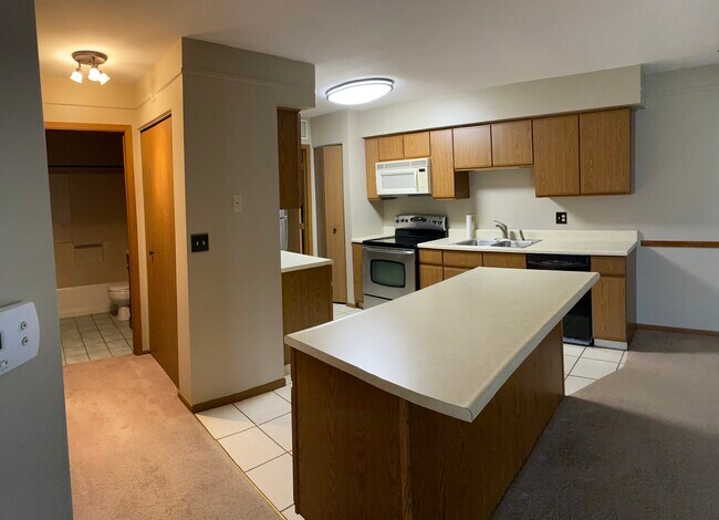 158 Hartford Ct in Lima, OH - Building Photo - Building Photo