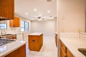 11920 Meadowfire Dr in Austin, TX - Foto de edificio - Building Photo