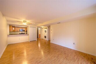 345 Franklin St, Unit 308 in Cambridge, MA - Building Photo - Building Photo