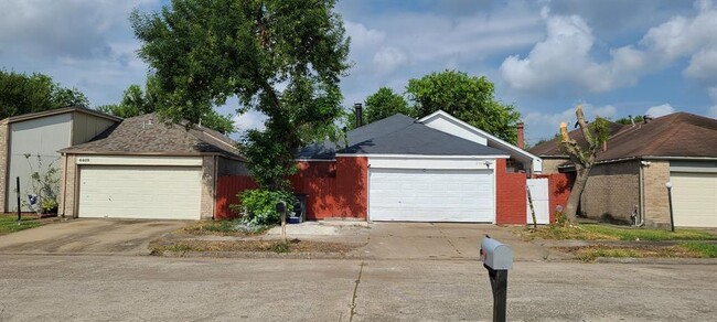 6342 Gladewell Dr in Houston, TX - Building Photo - Building Photo