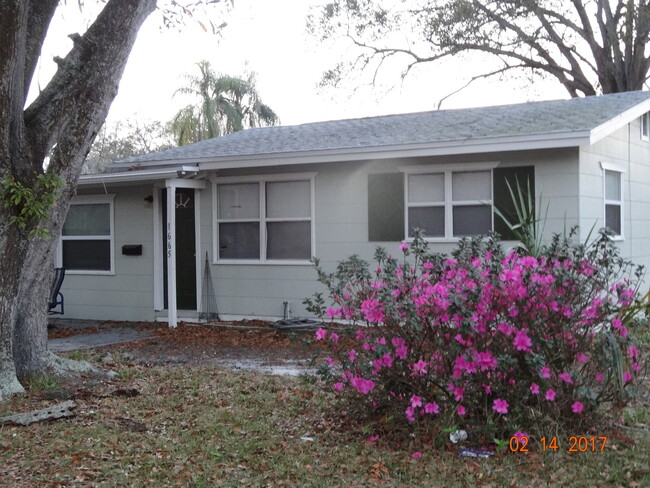 1665 37th St S in St. Petersburg, FL - Building Photo - Building Photo