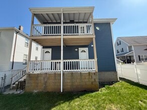 12 Gilbert Ct, Unit 12 in Malden, MA - Foto de edificio - Building Photo