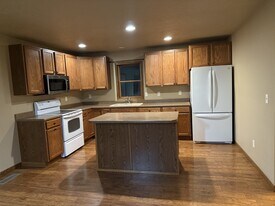 26097 468th Ave in Sioux Falls, SD - Building Photo